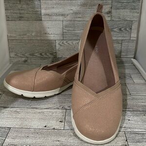 Lands end pink metallic slip on sneaker shoes size 10B